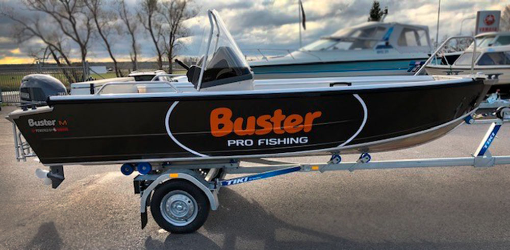 Buster M aluminiumbåt med fiskeutrustning