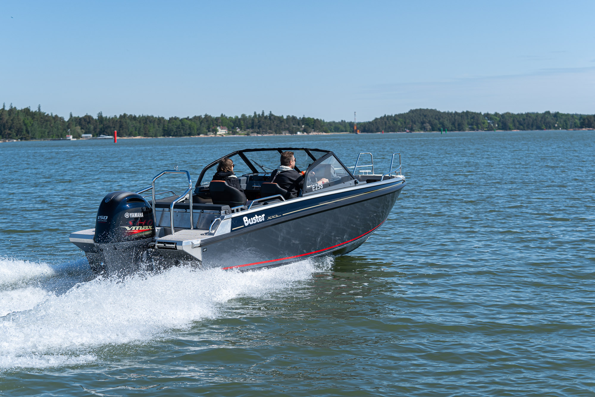 Buster XXL VMAX edition with Yamaha VMAX SHO outboard engine