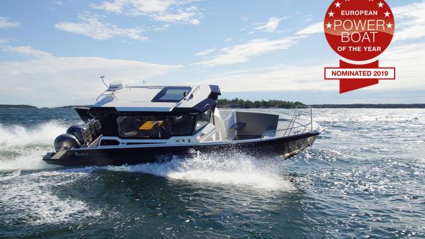 Powerboat of the year 2018 Buster Phantom Cabin aluminium boat