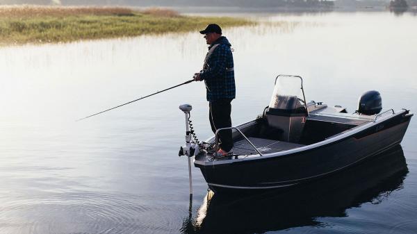 Kalastusveneet Vene 19 Båt venemessuilla