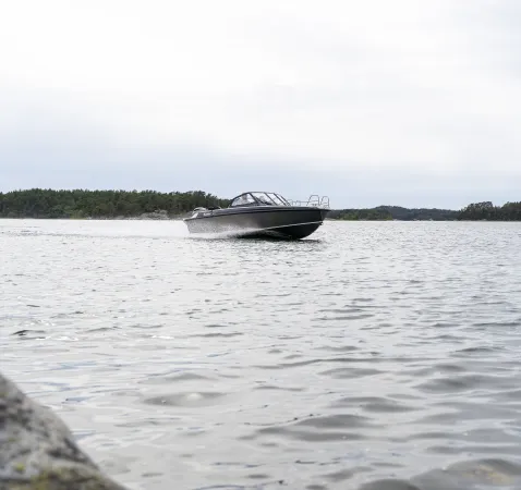 Buster XXL power boat