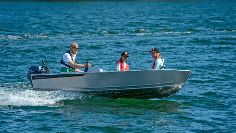 Buster Mini Sport carries three passengers