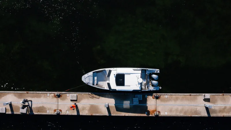 Buster Phantom Cabin