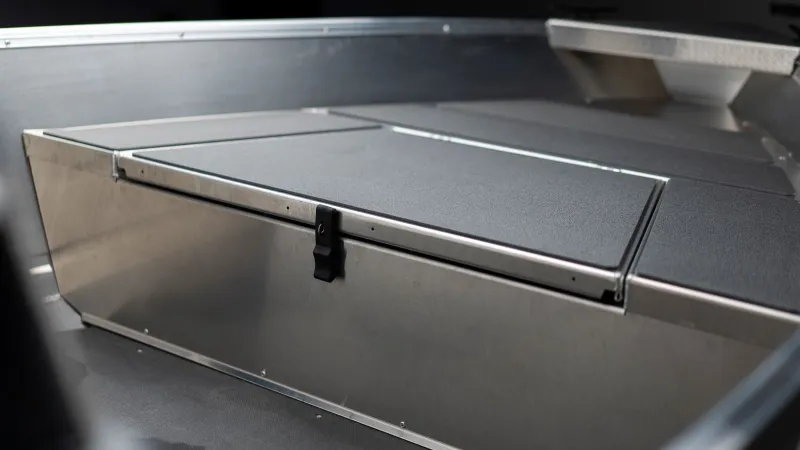 Buster XSr has compartment in the bow