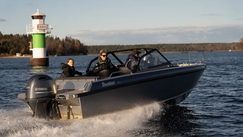 Buster XL is stable and steerable