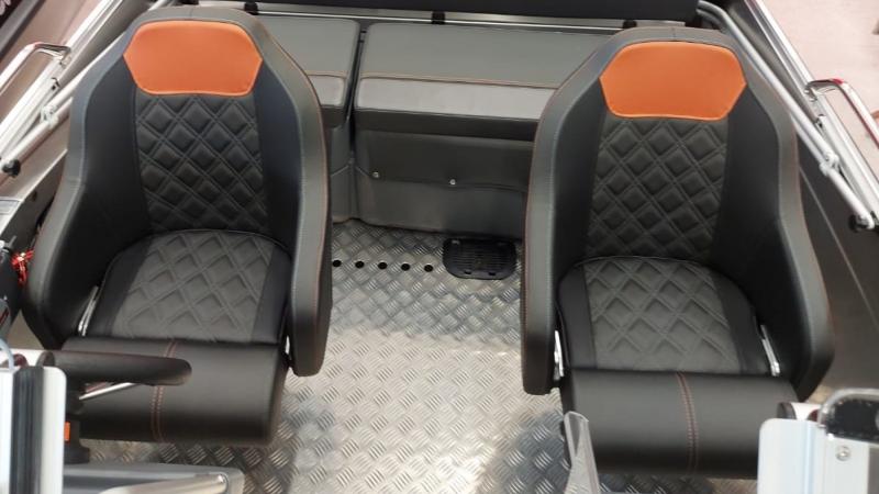 Buster Lx seats