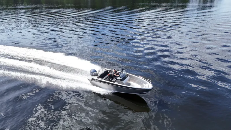 Buster XL CC motor boat driving