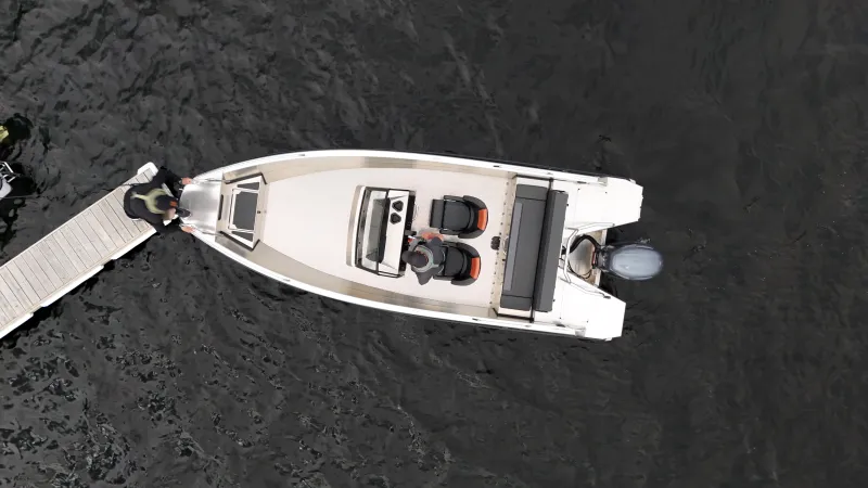 Buster XL CC motor boat from above
